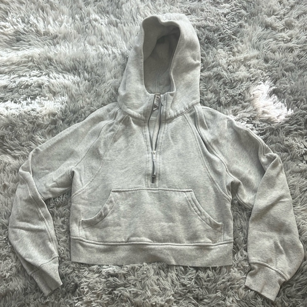 Lululemon Heathered Core Ultra Light Grey half zip cropped scuba size XS/S